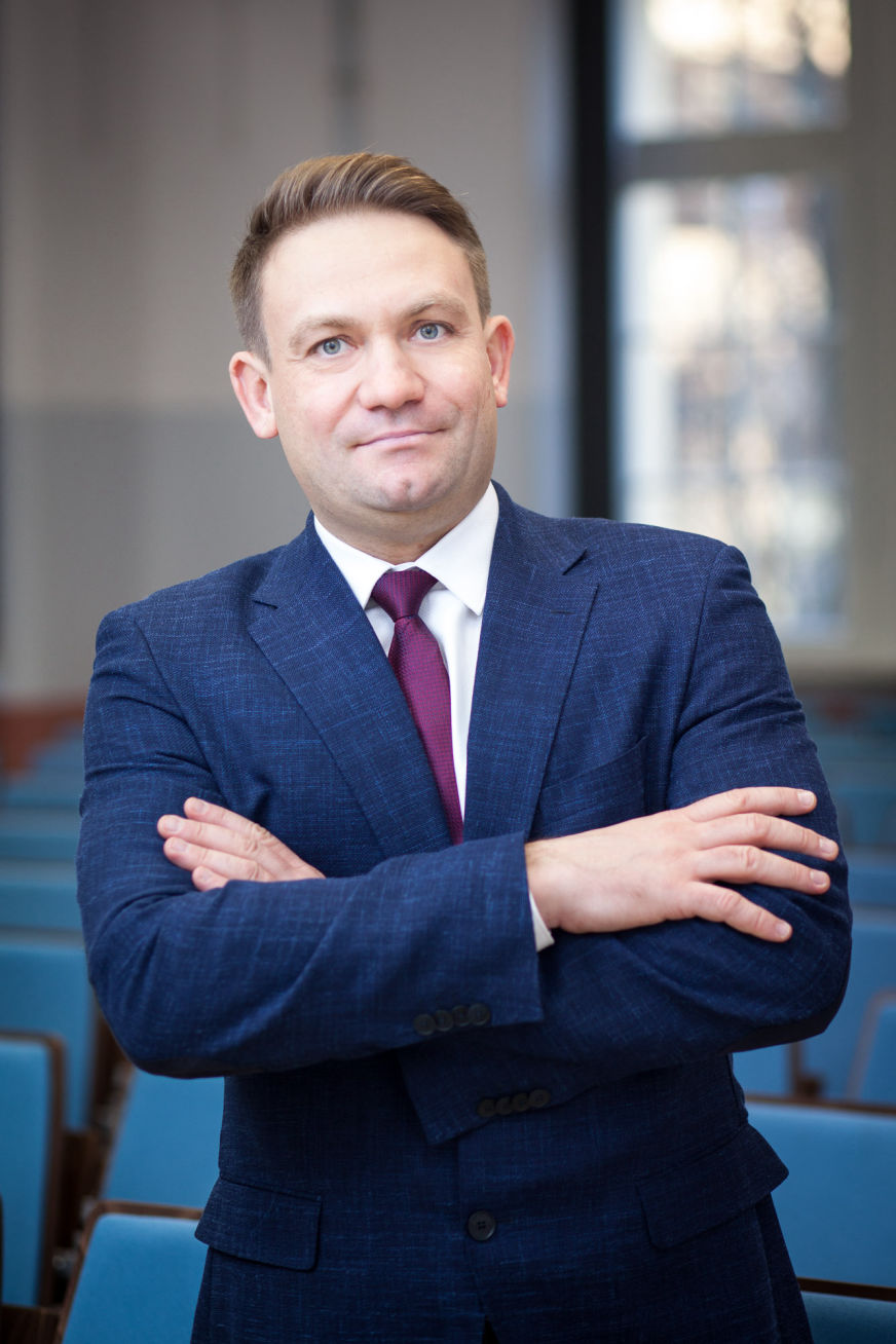 dr hab. inż. Łukasz Kuźmiński, profesor UEW